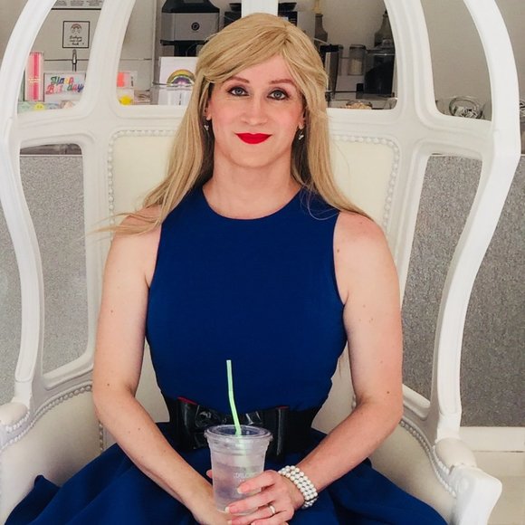 Meet your Posher, Charli - Picture 1 of 1